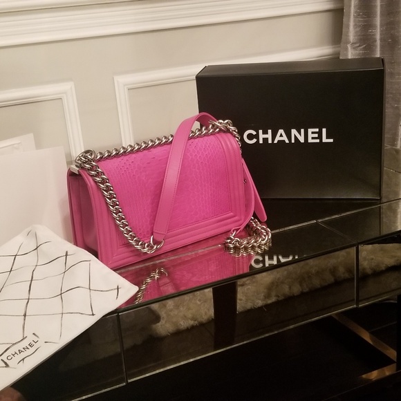 Rare & Authentic Chanel hot pink python handbag - Picture 3 of 8